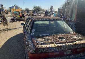 slab_city_trunk_car_monument.png