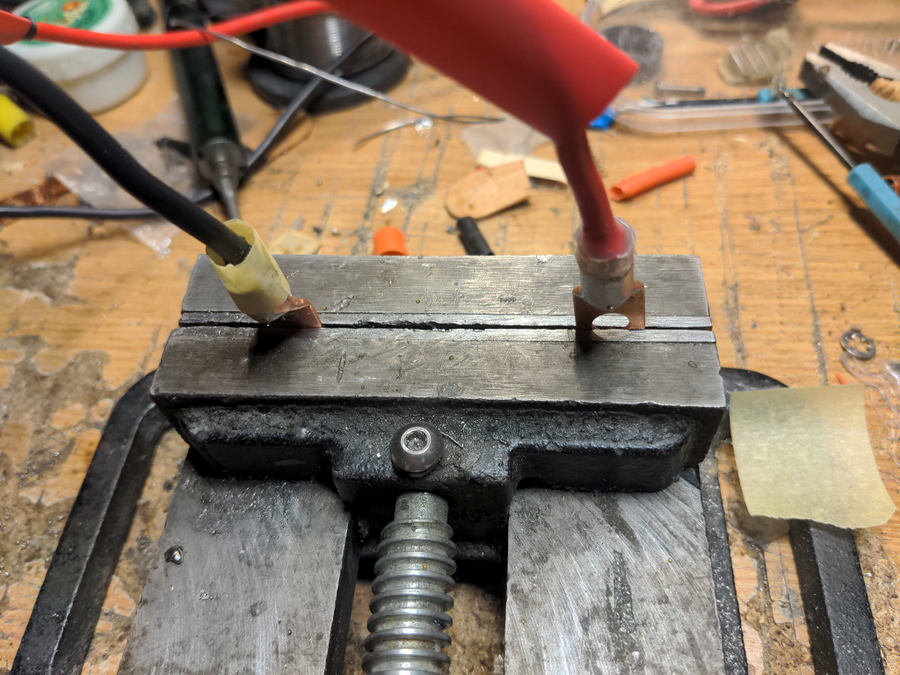fuss_electrotechnics_hot_melt_glue_mold.png