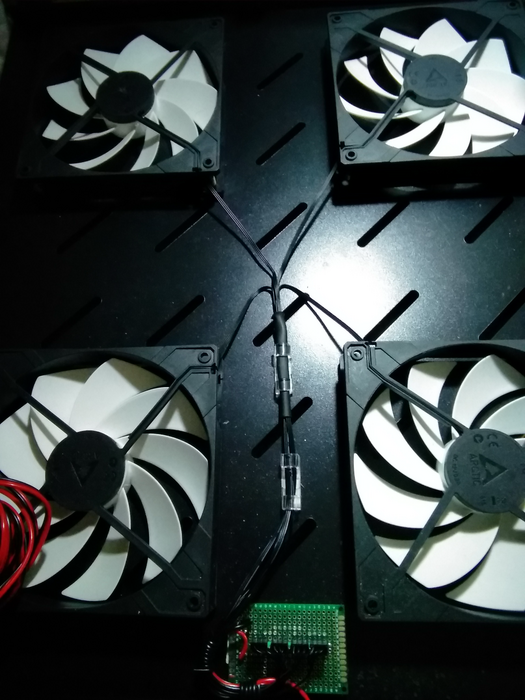 fuss_hardware_affordable_rack_fan_tray_03.png