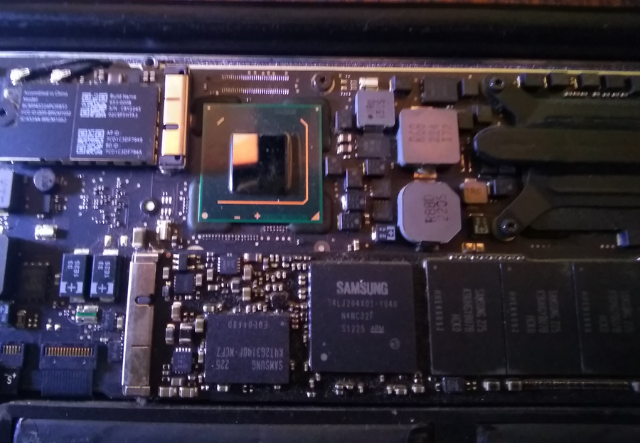 fuss_hardware_apple_macbook_diassembly.png