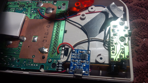 hardware_gameboy_dmg_usb_charger_09.png