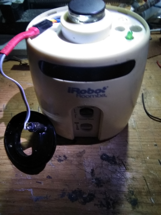 roomba_mains_powered_lighthouse_dupont_wires_and_connector.png